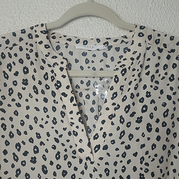 NWT Lush Leopard Print Blouse Button Up V-neck Long Sleeve Black Cream Size 2X - Picture 3 of 13